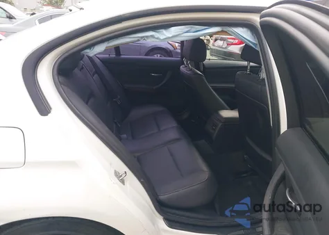 2011 BMW 328I z USA, uszkodzony, nr VIN WBAPH5G59BNM75221